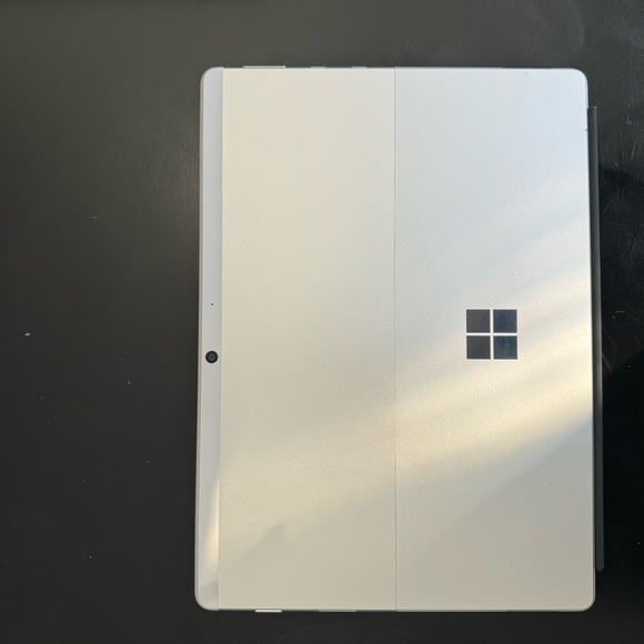 Touch Screen Microsoft Surface X pro is like having a Laptop & Tablet all in One - Picture 4 of 10